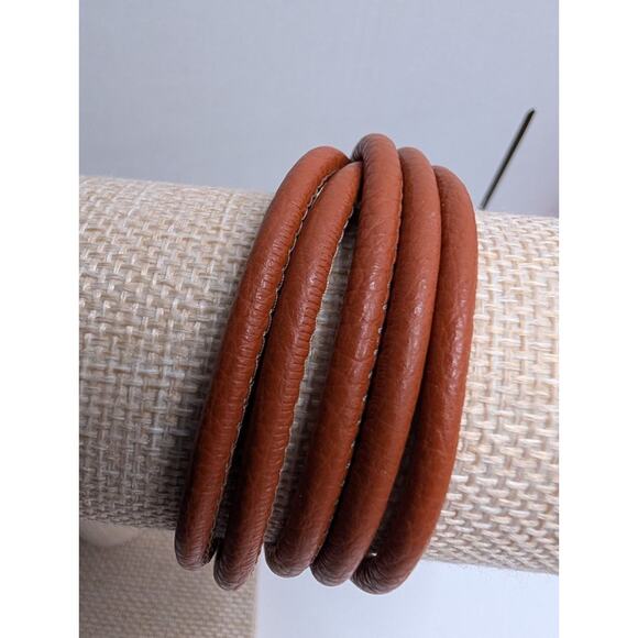 Brighton Leather Wrap Bracelet 7.5in Silver Tone Crystal Accent Magnetic - Picture 6 of 9